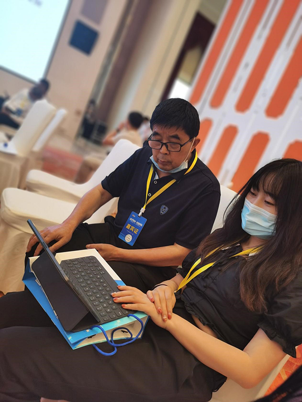 1.jpg 管理藝術(shù)和研發(fā)中心